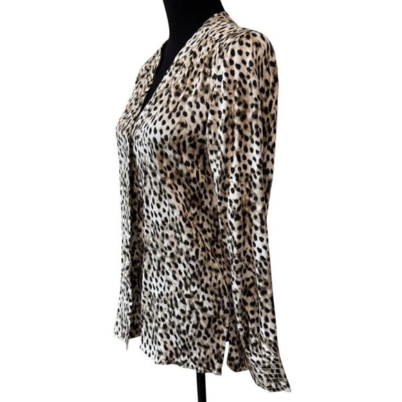 New TOMMY BAHAMA Women's Leopard Print Long Sleeve Button Up Shirt Size XS - Picture 2 of 6